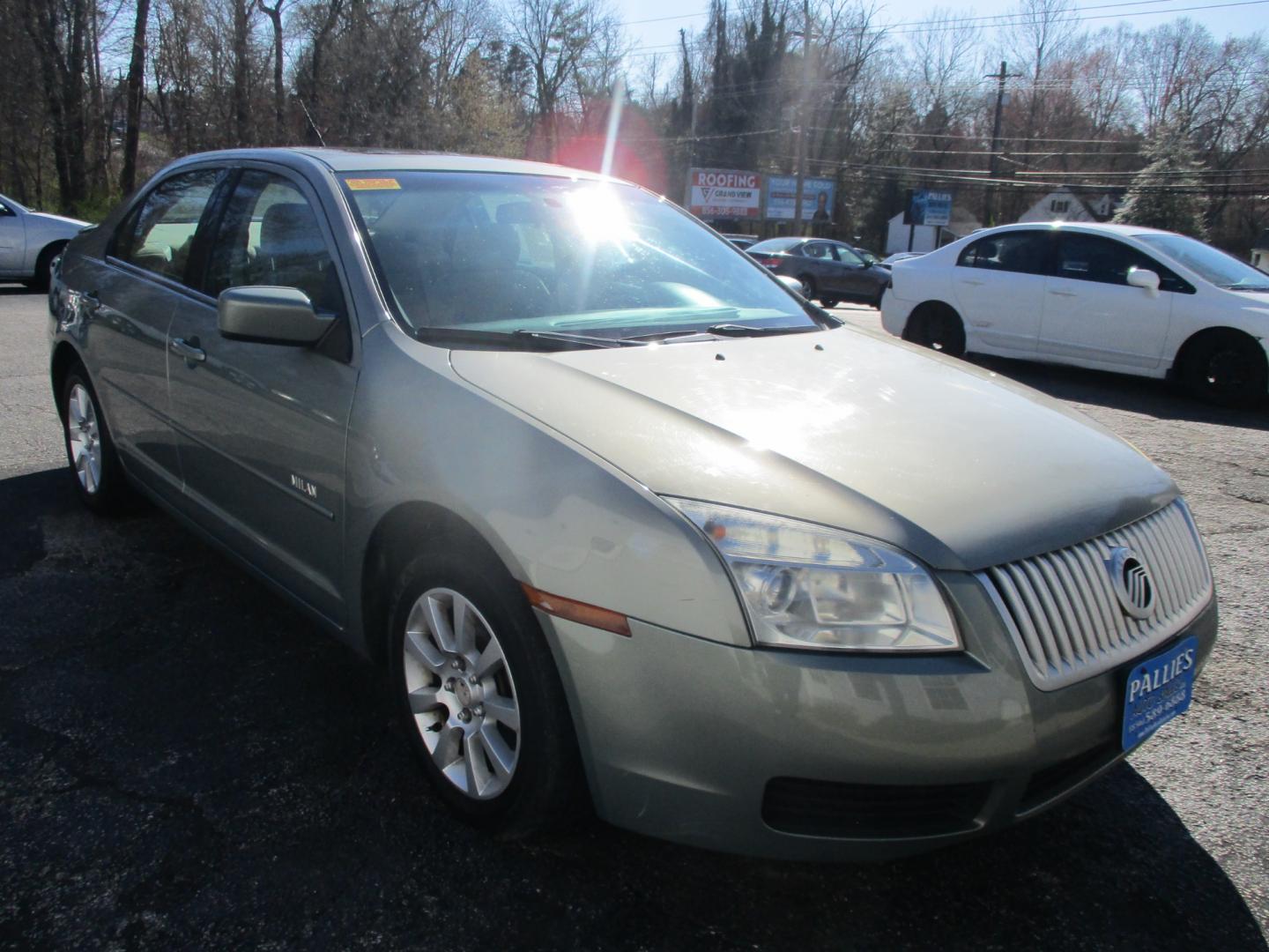 2008 GREEN Mercury Milan (3MEHM07Z28R) with an 2.3L L4 DOHC 16V engine, AUTOMATIC transmission, located at 540a Delsea Drive, Sewell, NJ, 08080, (856) 589-6888, 39.752560, -75.111206 - Photo#7